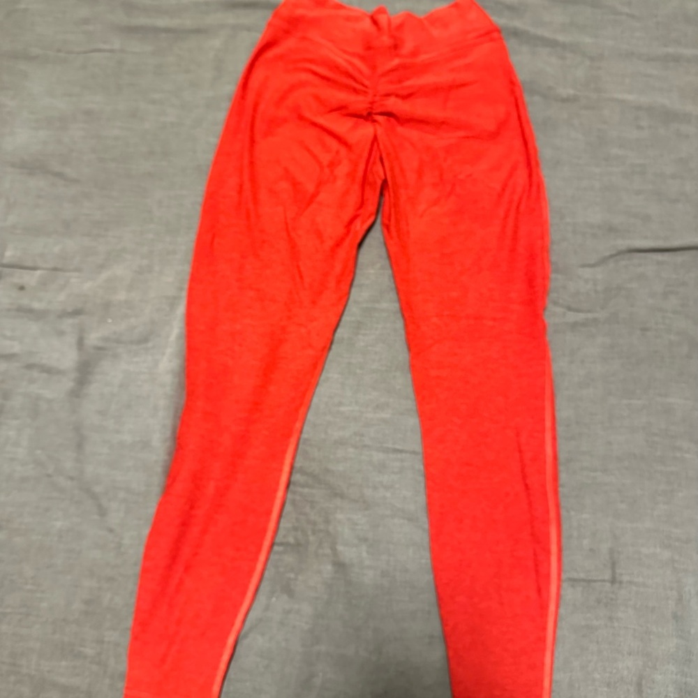 Bombshell Sportswear V-Waist Red Seamless Leggings - Picture 5 of 5